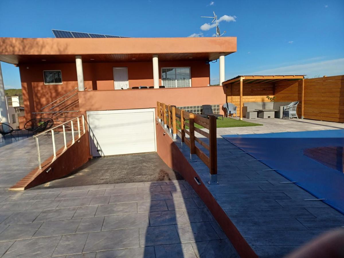 Villa Piscina De Sal Barbacoa Wifi, Parking Gratis, 3 Min Pga Casa El Roble Girona Esterno foto