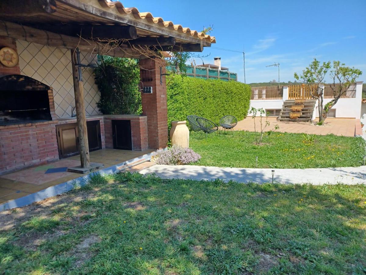 Villa Piscina De Sal Barbacoa Wifi, Parking Gratis, 3 Min Pga Casa El Roble Girona Esterno foto