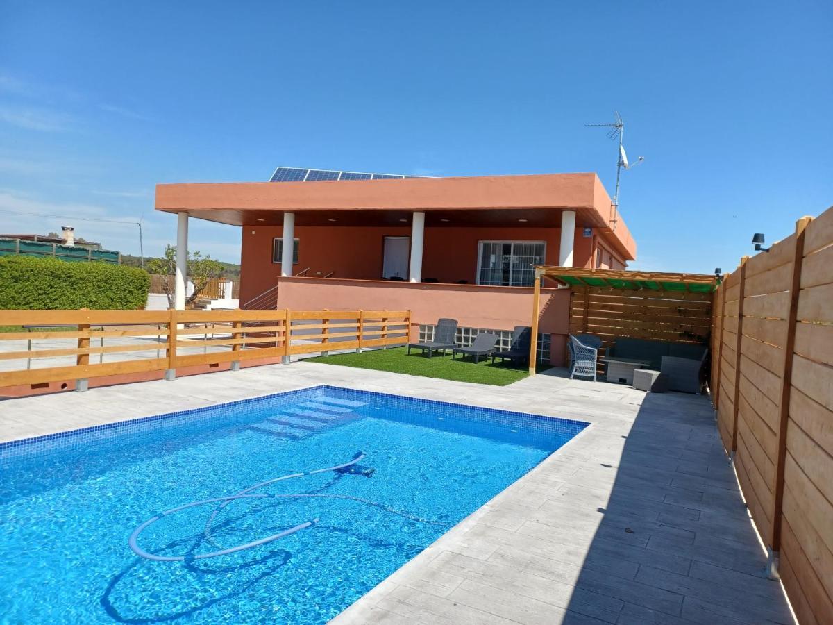 Villa Piscina De Sal Barbacoa Wifi, Parking Gratis, 3 Min Pga Casa El Roble Girona Esterno foto